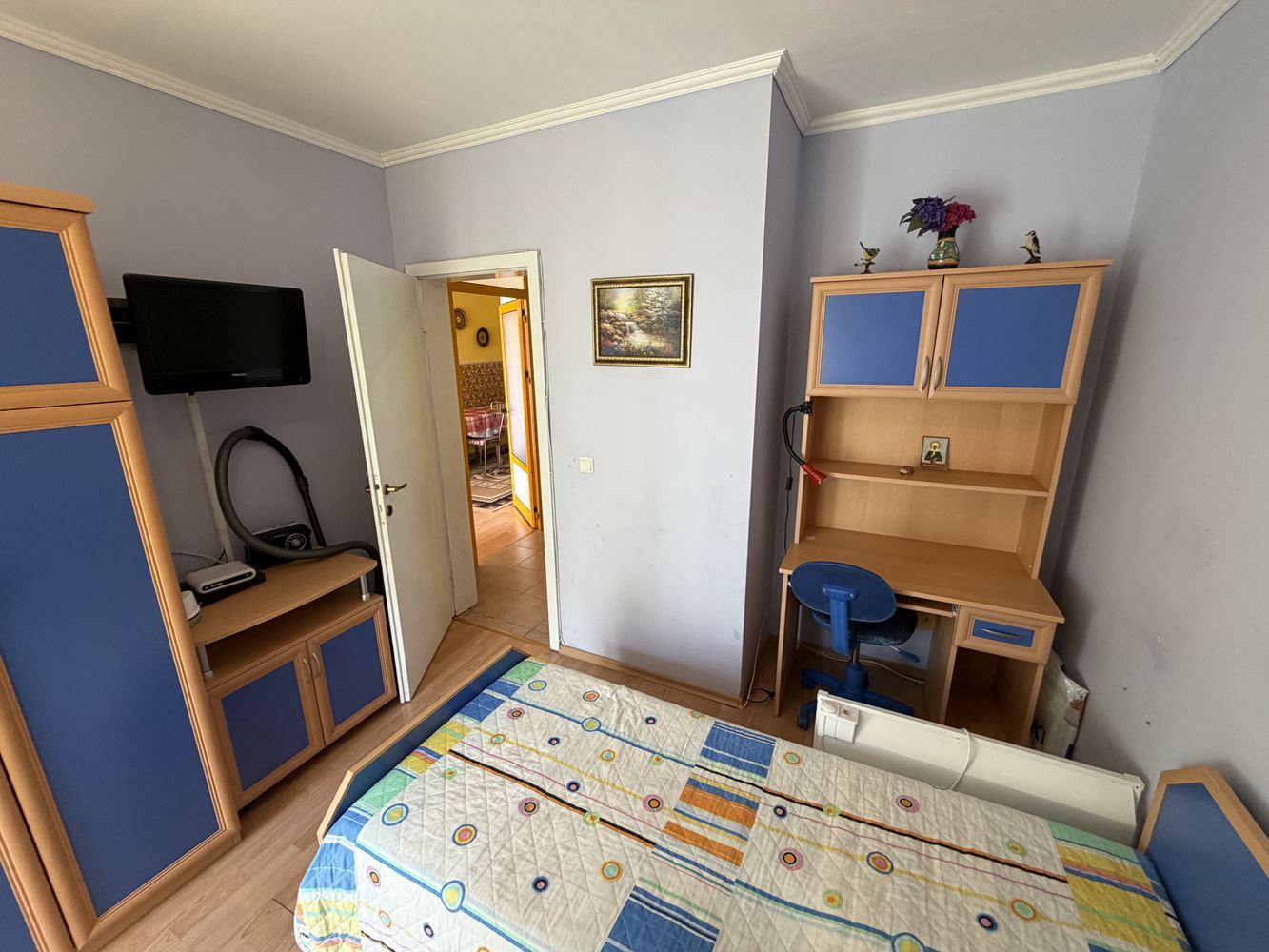 Apartament z jedną sypialnią, przestronnym tarasem i widokiem na morze w Sveti Vlas – 300 metrów od plaży