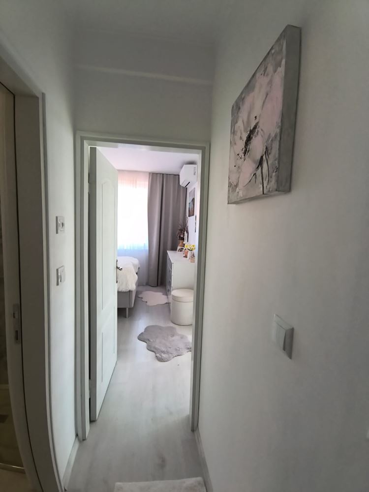 Odnowione mieszkanie dwupokojowe z panoramicznym widokiem w nowoczesnym kompleksie blisko Słonecznego Brzegu