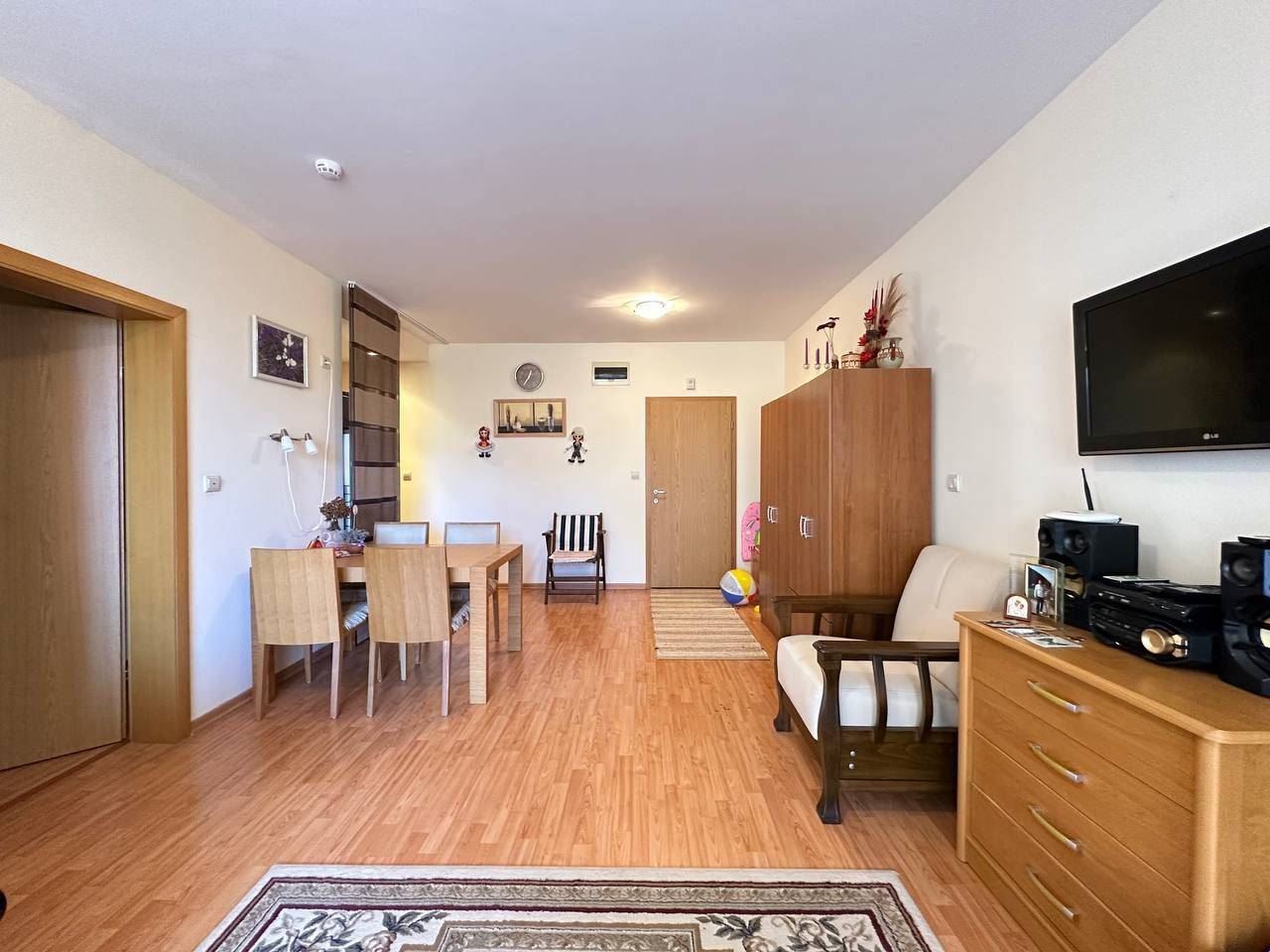 Sveti Vlas – w pełni umeblowany apartament w pierwszej linii brzegowej z prywatną plażą i atmosferą morza