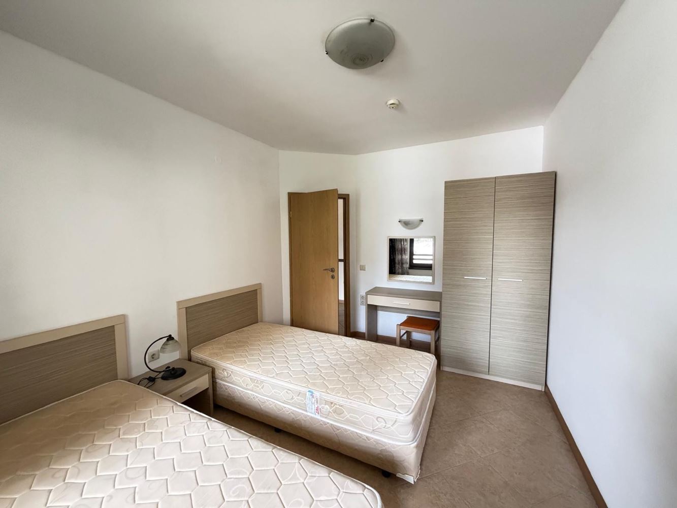 Przestronne mieszkanie z dwiema sypialniami z bezpośrednim dostępem do prywatnego ogrodu w Słonecznym Brzegu – komfort, luksus i przytulność