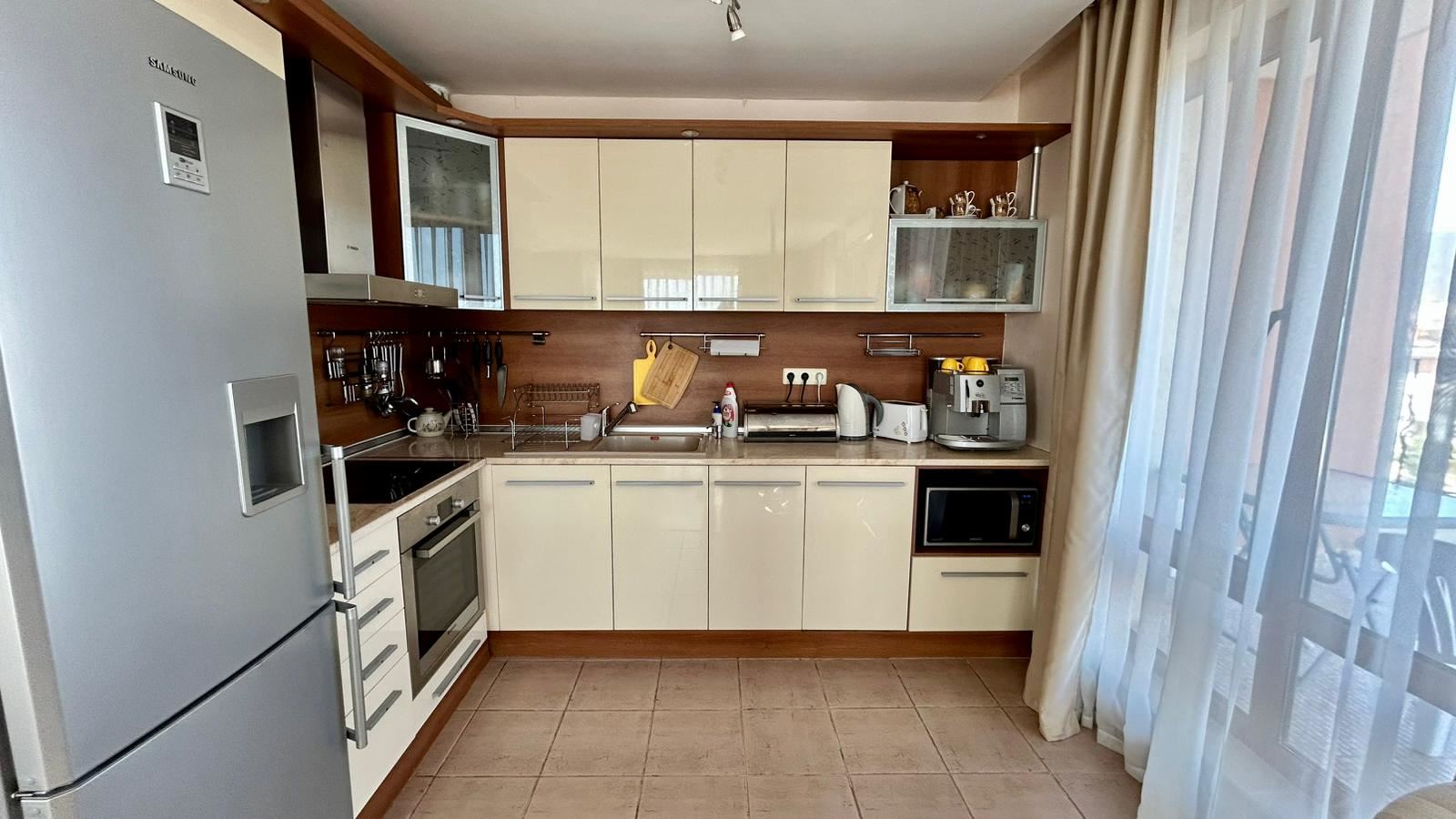 Święty Włas – apartament z trzema sypialniami z bezpośrednim panoramicznym widokiem na morze w kompleksie przy samej plaży