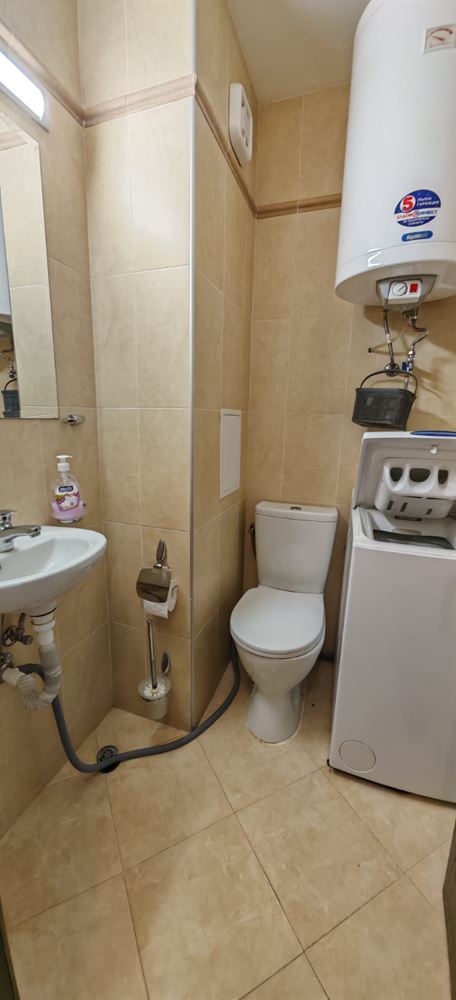 Doskonała okazja w Świętym Własie – umeblowany przestronny apartament z jedną sypialnią blisko plaży