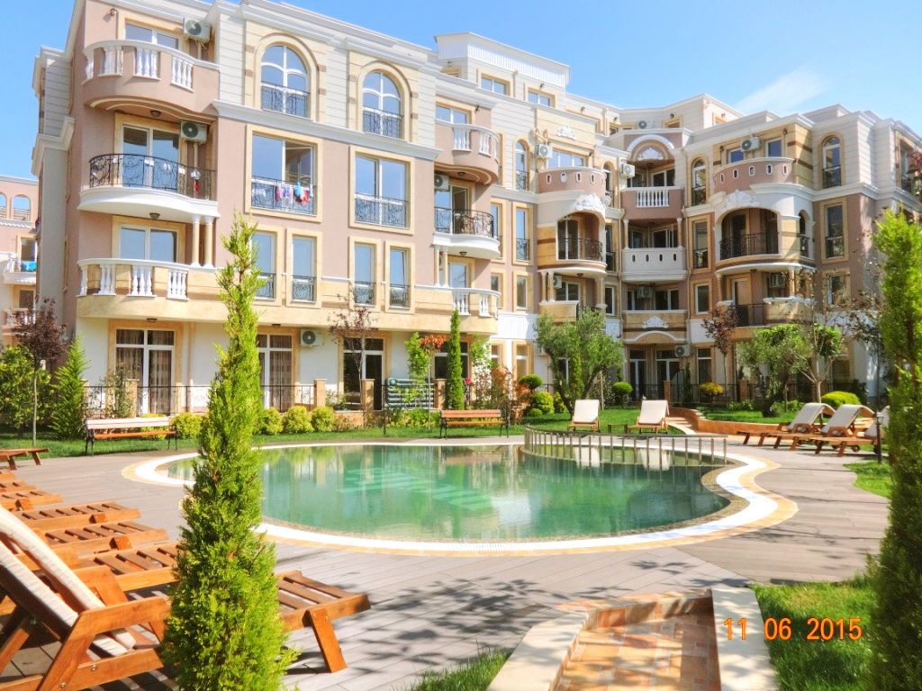 Przestronny apartament z dwiema sypialniami i widokiem na morze w Rawdzie