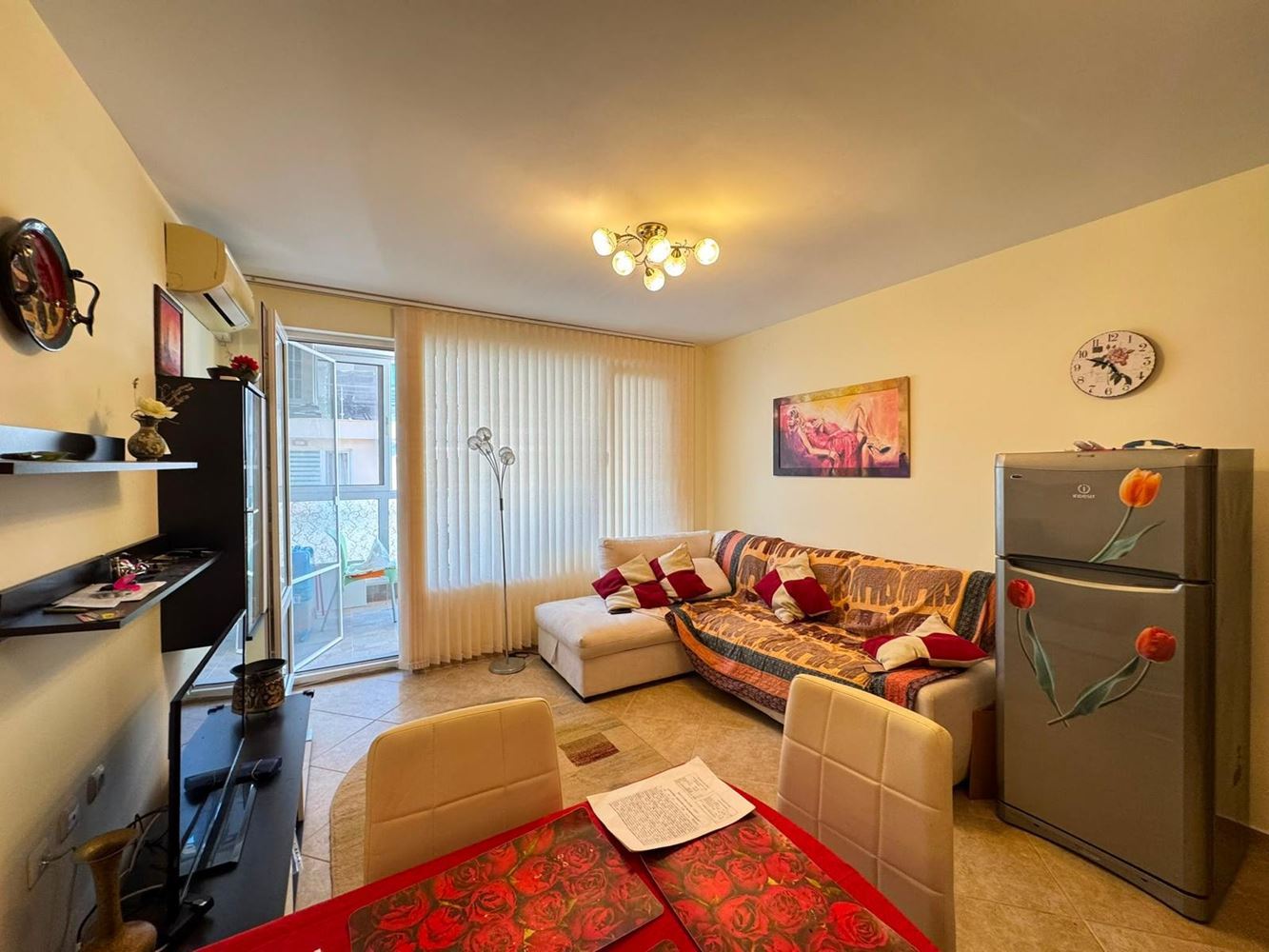 Przestronny apartament z jedną sypialnią na Starym Mieście w Pomorie – zaledwie 50 metrów od plaży z częściowym widokiem na morze