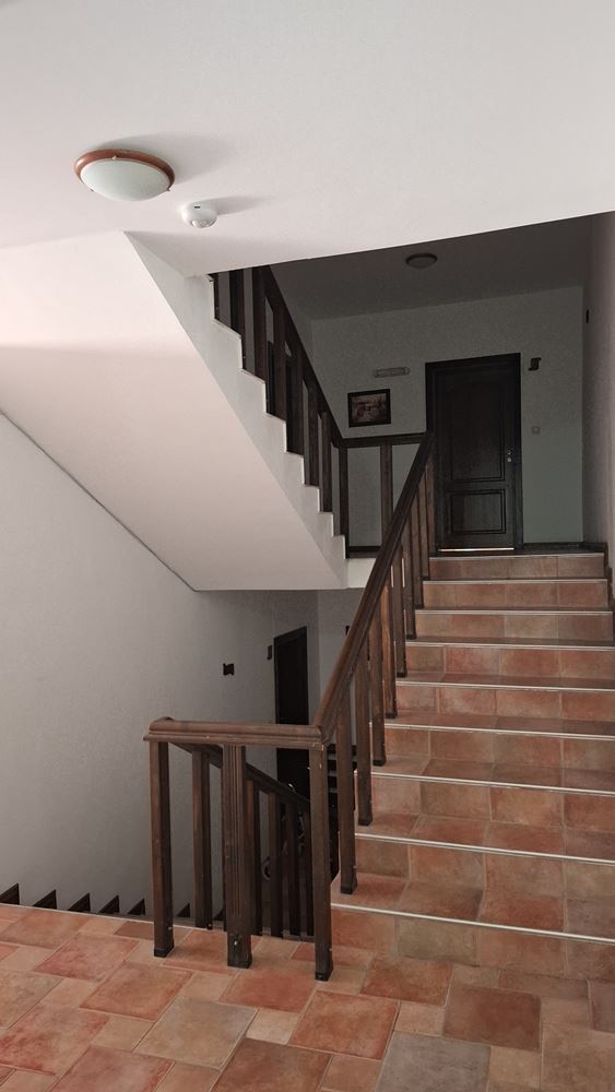 Luksusowy apartament z dwiema sypialniami przy pierwszej linii morza w Świętym Własie – wyjątkowa morska atmosfera i prestiżowy komfort