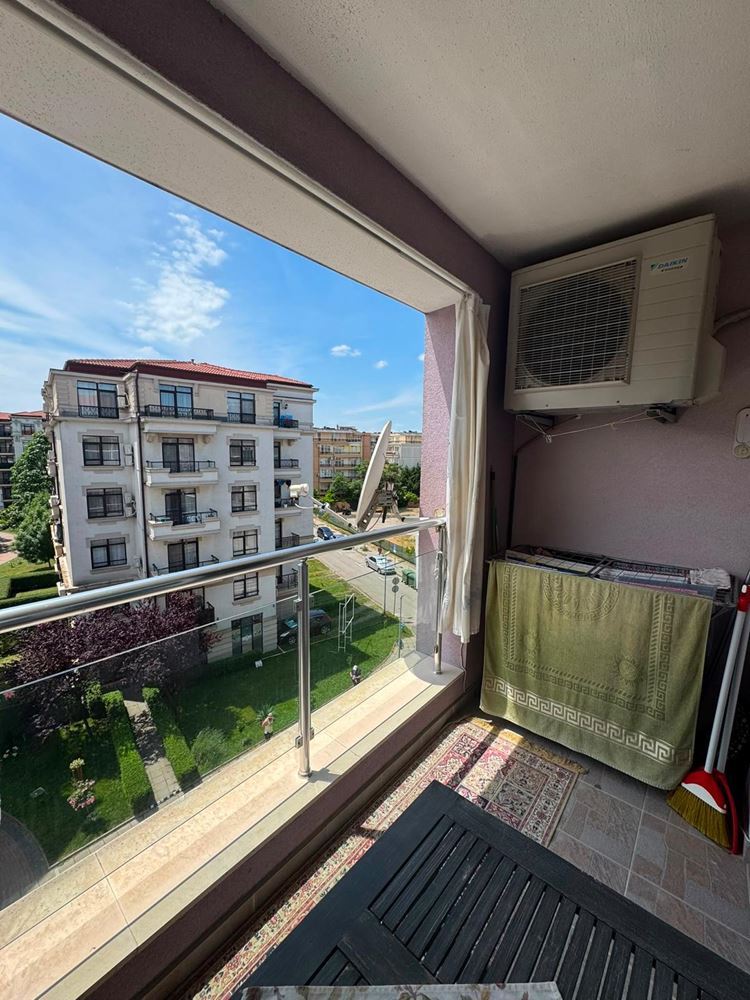 Przestronne i przytulne studio w sercu Starego Miasta Pomorie – tylko 50 metrów od plaży