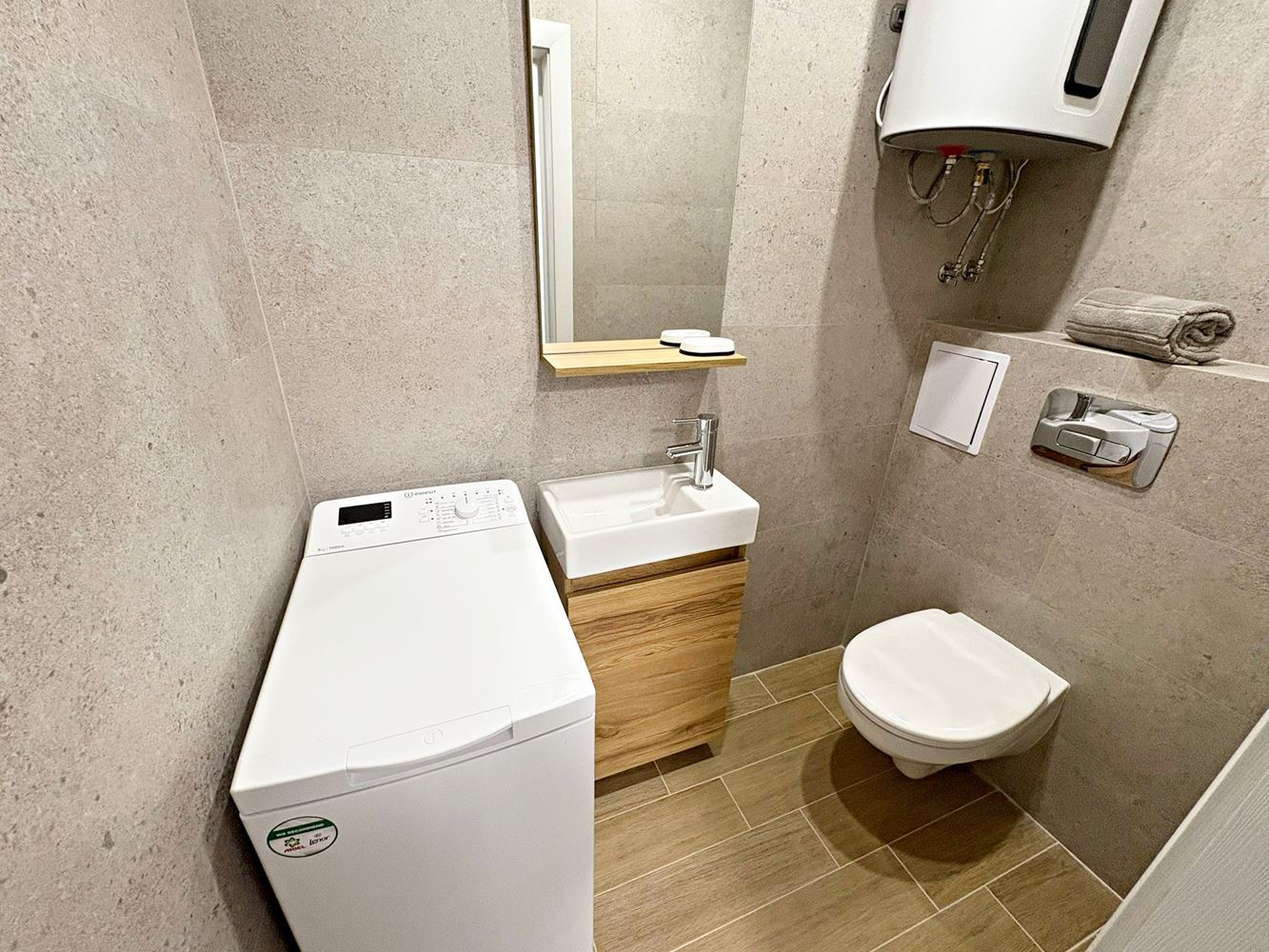 Dwa niezależne przestrzenie mieszkalne z widokiem na morze w centrum Świętego Własu – designerskie wnętrze i własne miejsce parkingowe