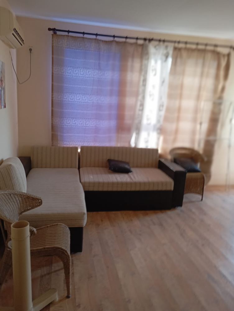  W pełni umeblowany dwupokojowy apartament 200 m od plaży w Rawdzie – cisza, zieleń i komfort w małym kompleksie