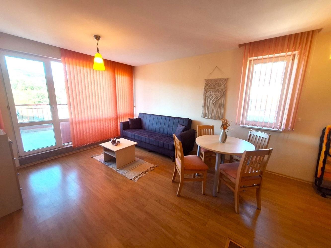 Zaledwie kilka kroków od morza – przytulny apartament z dwiema sypialniami przy wjeździe do Świętego Własu