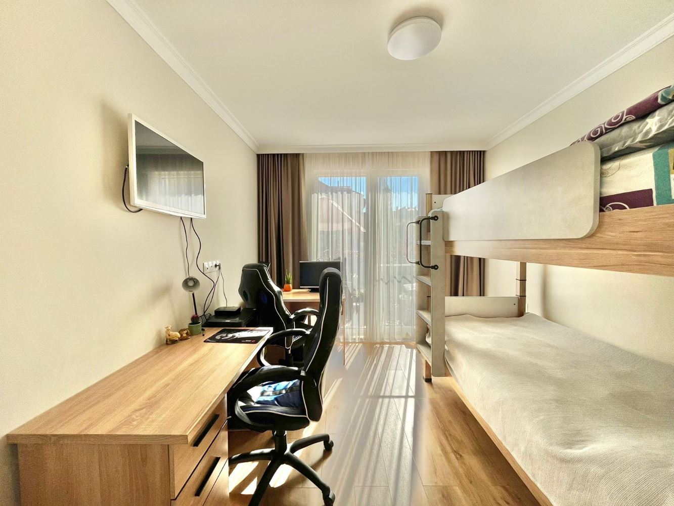 Dwupoziomowy apartament z dwiema sypialniami w centrum Rawdy – luksus, komfort i doskonała lokalizacja blisko morza