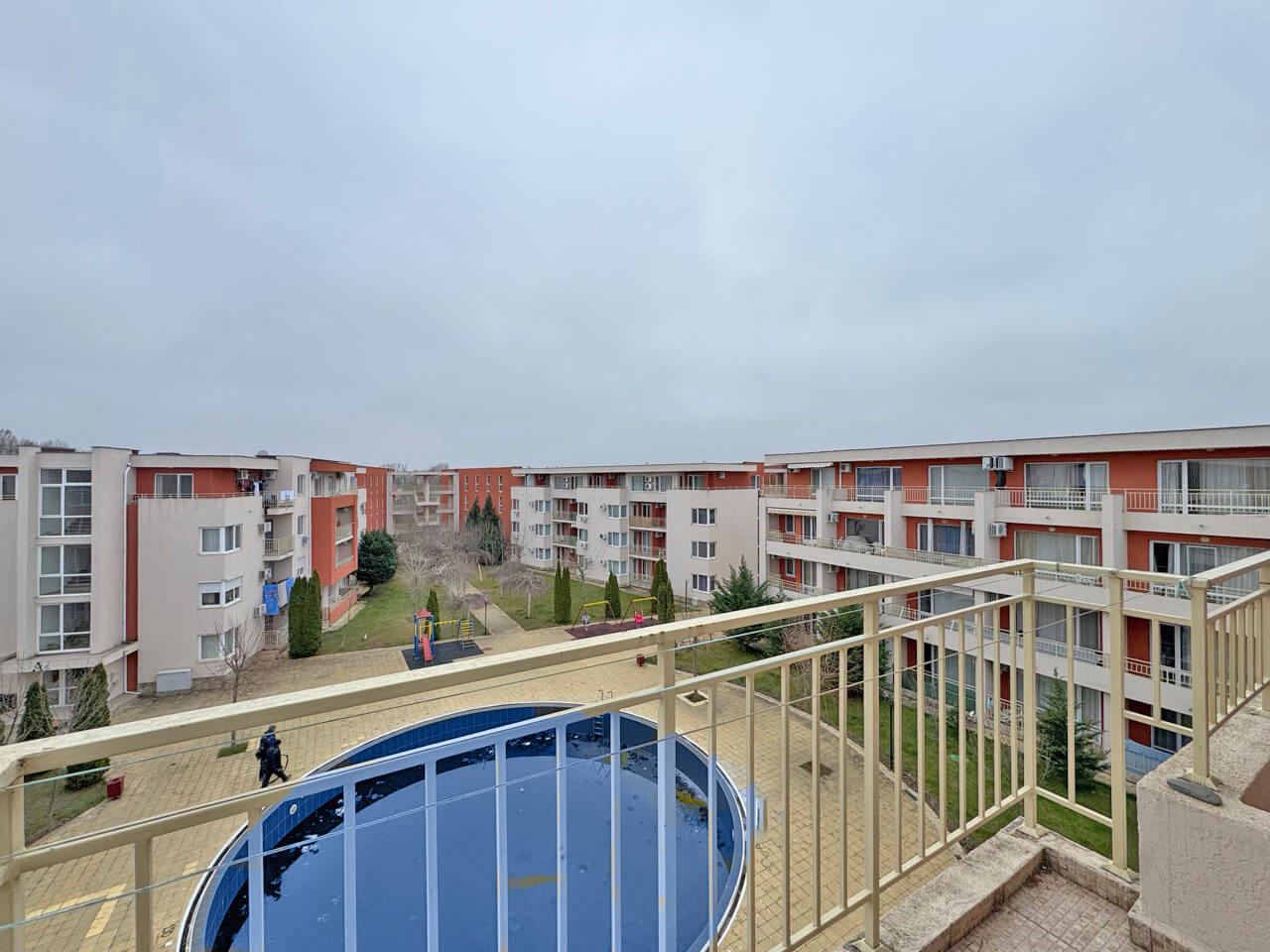 Przestronne mieszkanie z jedną sypialnią z widokiem na basen w Słonecznym Brzegu