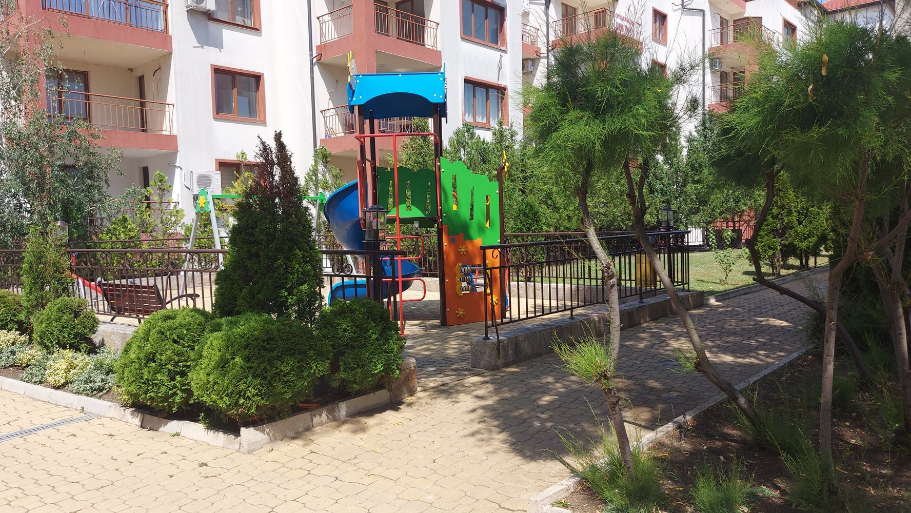 Apartament z dwiema sypialniami w Aheloj – skutecznie wynajmowany krótkoterminowo, z wysoką oceną i doskonałym potencjałem inwestycyjnym
