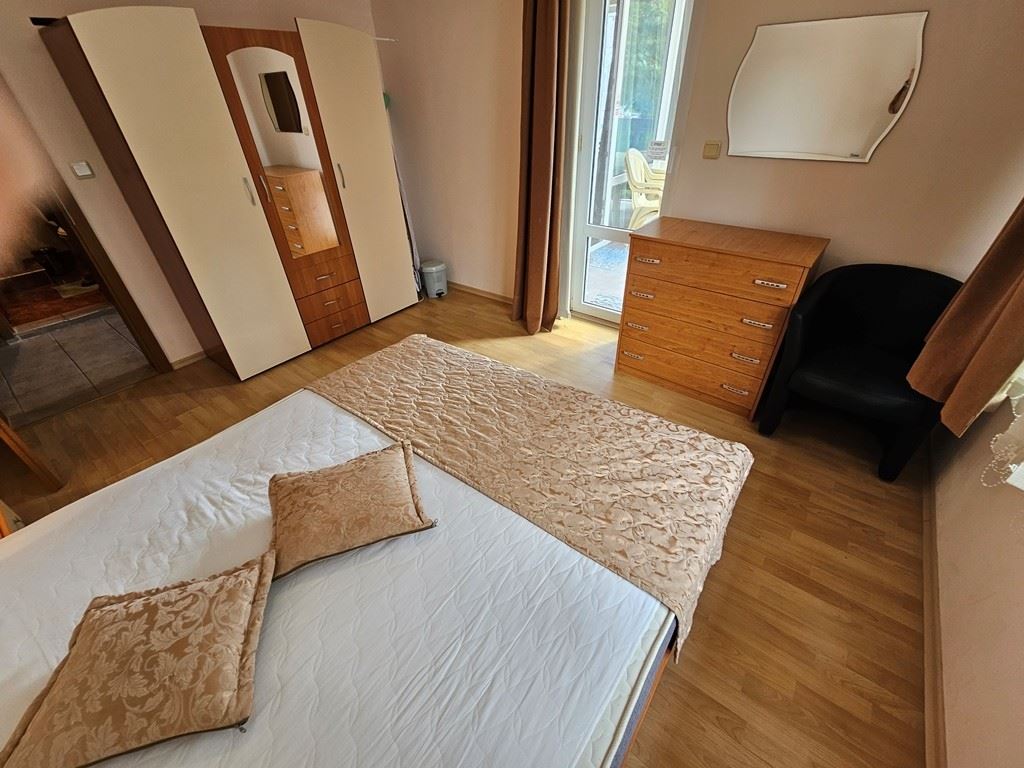 Apartament z jedną sypialnią na pierwszej linii morza w strzeżonym kompleksie w Elenite