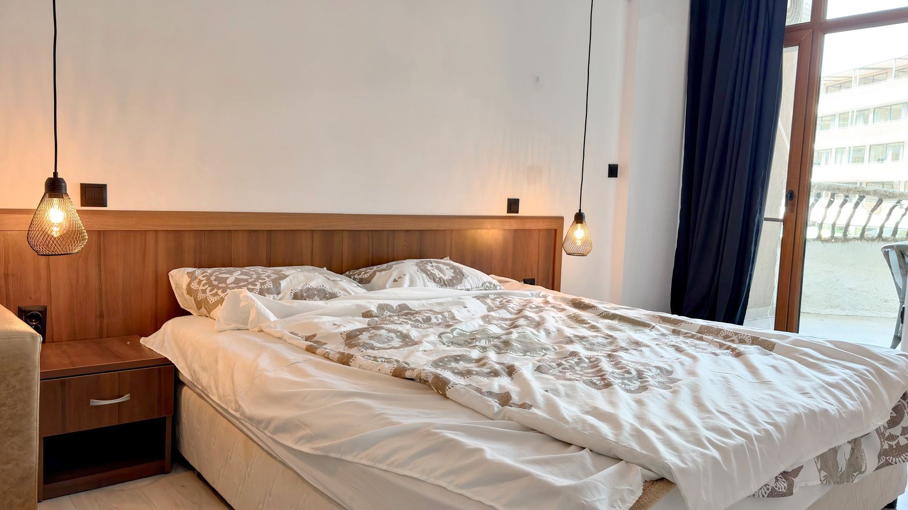 Stylowy apartament z jedną sypialnią 100 metrów od plaży w Słonecznym Brzegu – komfort, luksus i doskonała lokalizacja