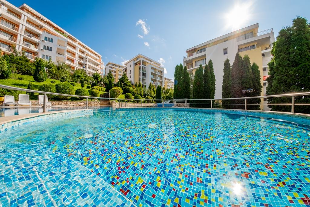 Apartament z jedną sypialnią w ekskluzywnym kompleksie w Sveti Vlas – imponujące widoki na góry