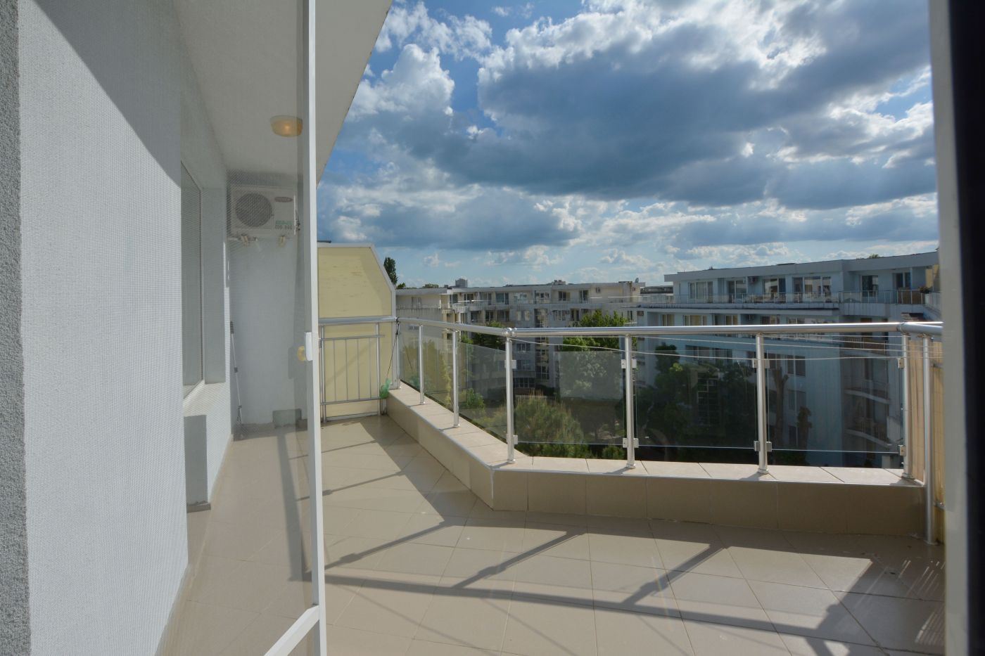 Apartament z jedną sypialnią 100 metrów od plaży w Słonecznym Brzegu – doskonała lokalizacja i świetna inwestycja