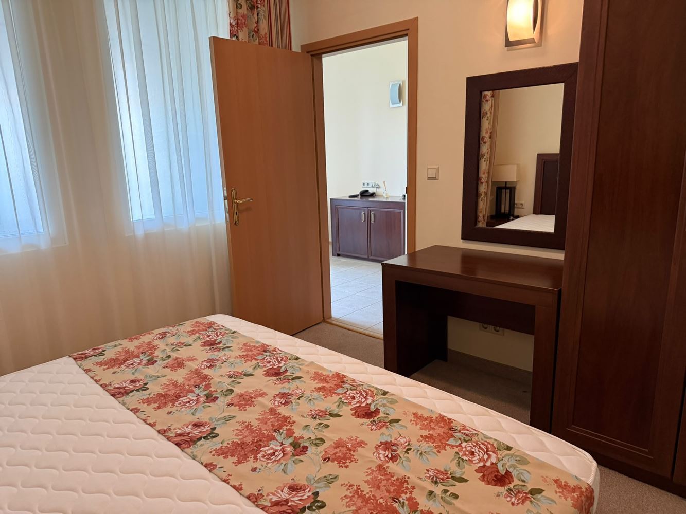 Przestronny apartament z jedną sypialnią w pierwszej linii brzegowej w Pomorie