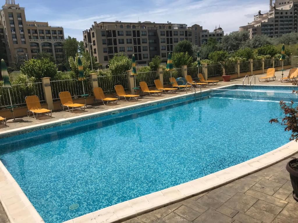 Dwupokojowy apartament w kompleksie w Pomorie – 300 m od plaży, doskonała inwestycja