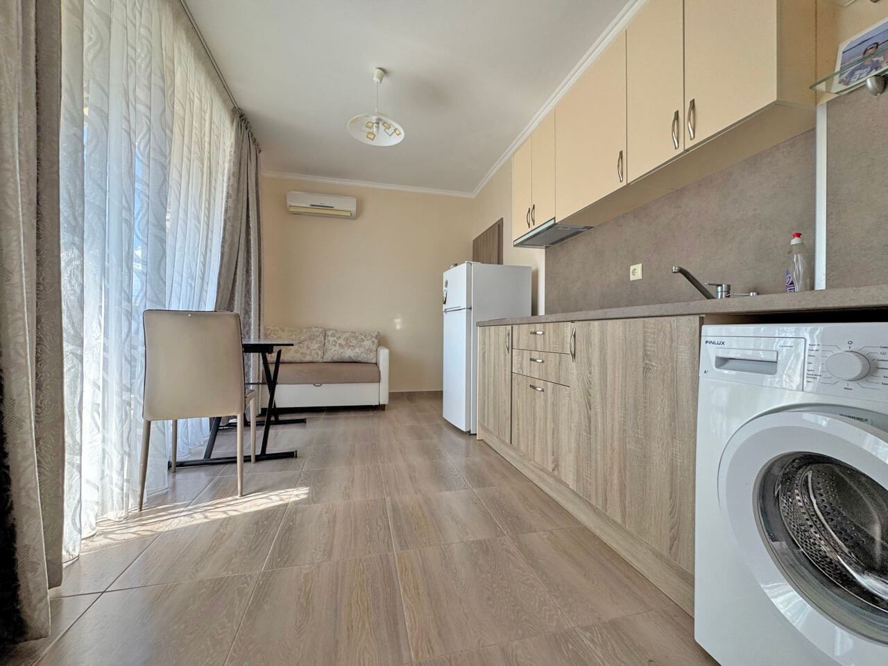 Apartament z dwiema sypialniami z widokiem na basen w nowoczesnym kompleksie w Słonecznym Brzegu