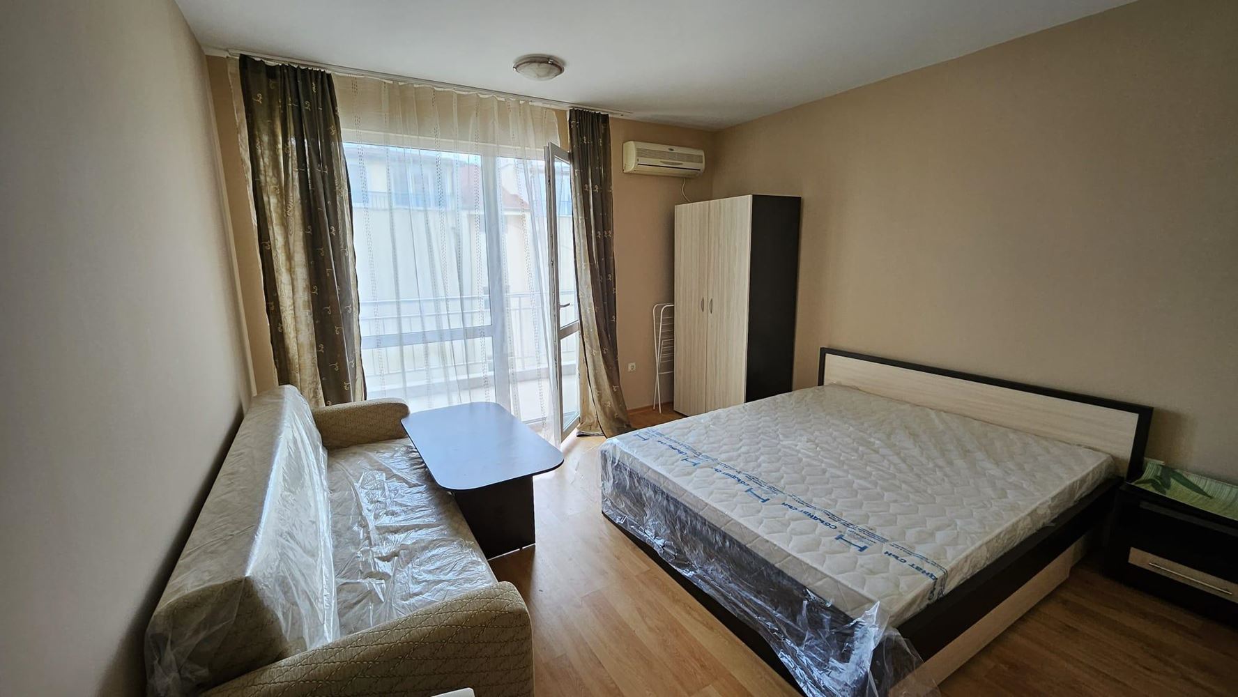  Umeblowane studio w Rawdzie bez opłaty eksploatacyjnej – tylko 200 metrów od morza