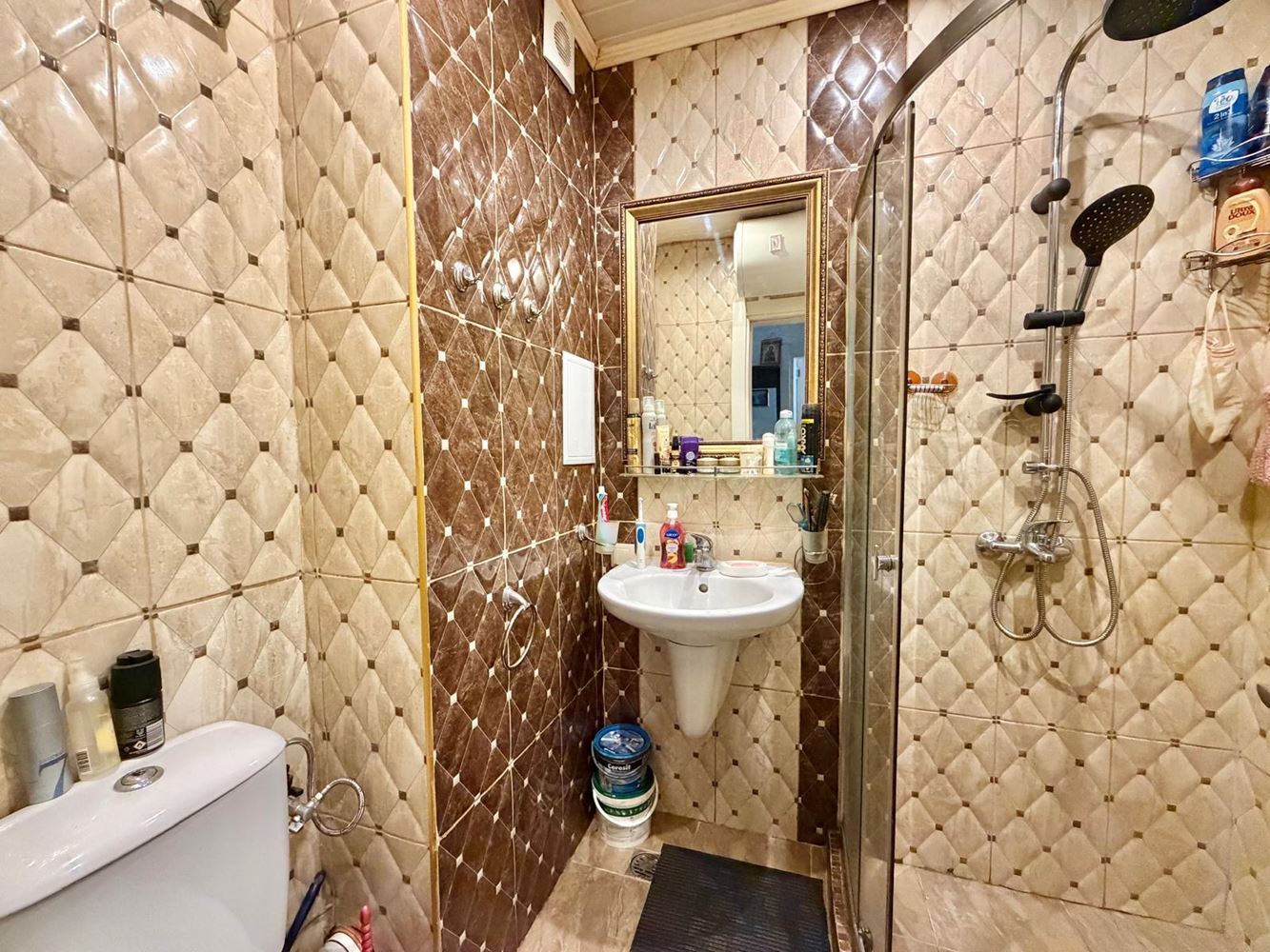 Apartament z jedną sypialnią i prywatnym ogródkiem w Rawdzie – tylko 200 m od morza