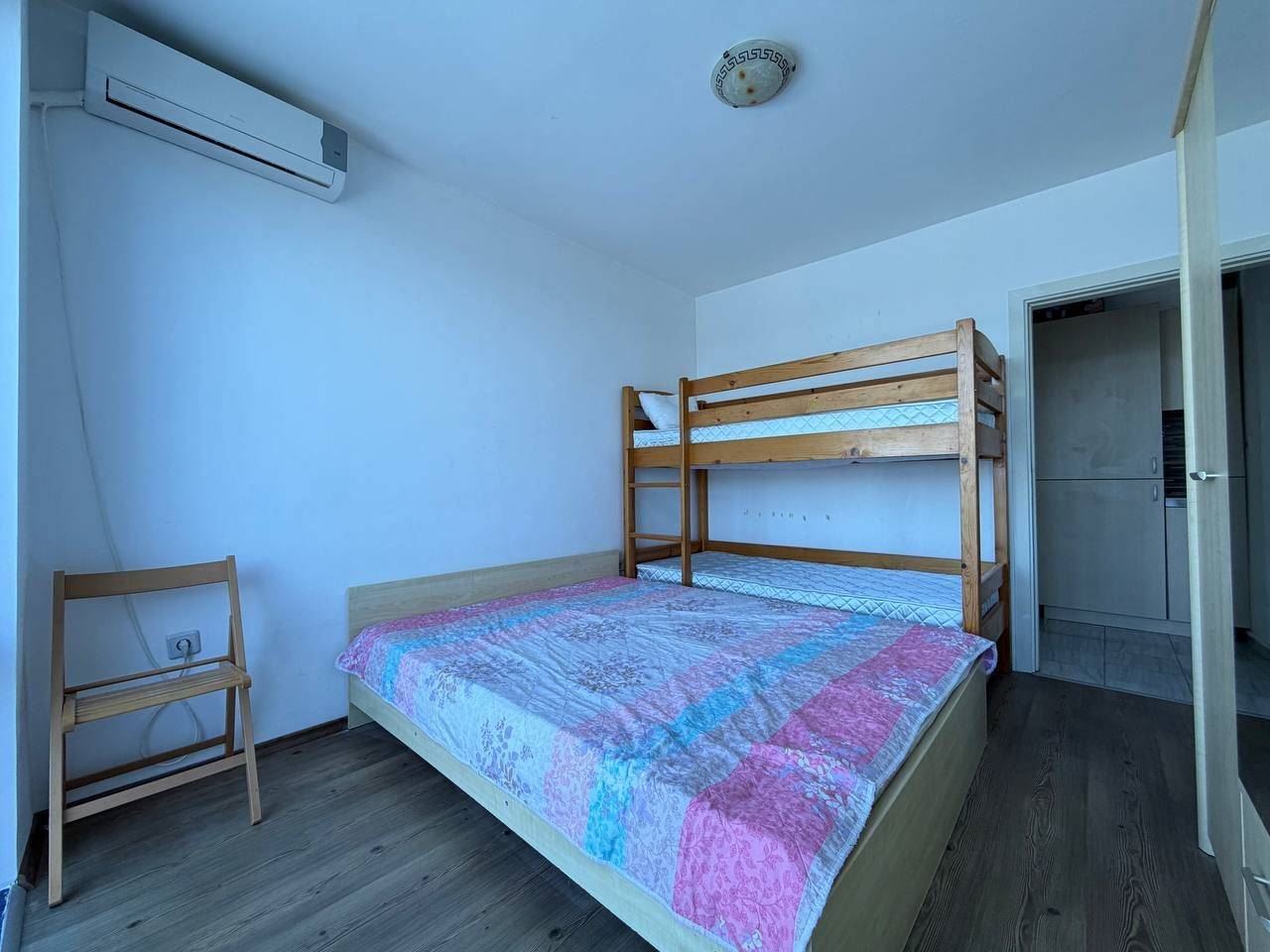Apartament z jedną sypialnią na pierwszej linii brzegowej w Pomorie – panoramiczny widok na morze i basen