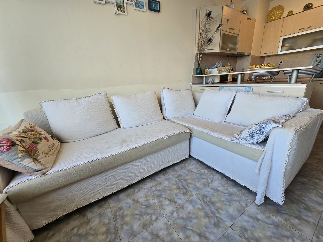 Dwupoziomowy apartament z pięknym widokiem na morze w Słonecznym Brzegu – doskonała lokalizacja zaledwie 200 metrów od plaży