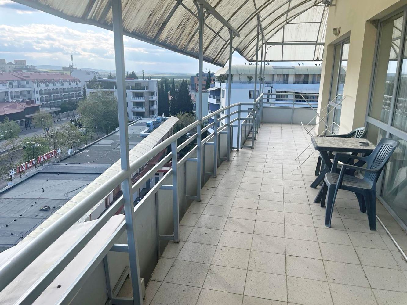 Przestronne mieszkanie z jedną sypialnią i widokiem na basen w Słonecznym Brzegu