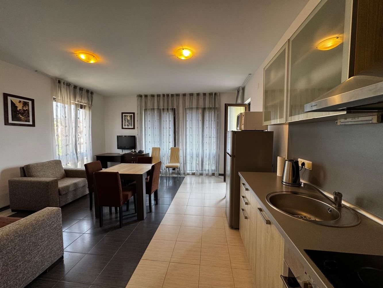 Apartament z widokiem na morze w Czernomorcu – komfort, luksusowy kompleks i idealna atmosfera wakacyjna