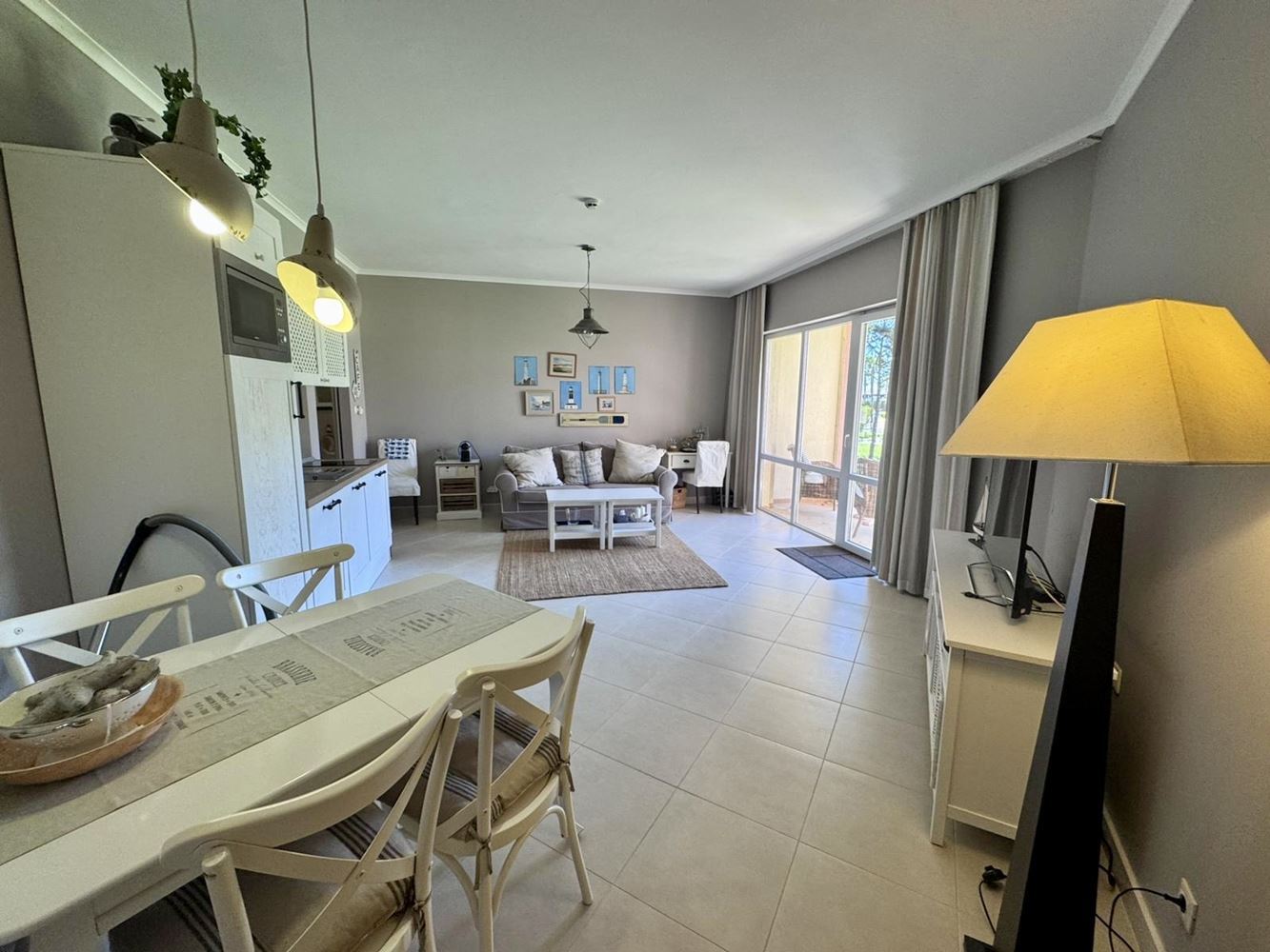  Luksusowe mieszkanie z jedną sypialnią w prestiżowym kompleksie pierwszej linii – komfort, styl i nieskończone udogodnienia