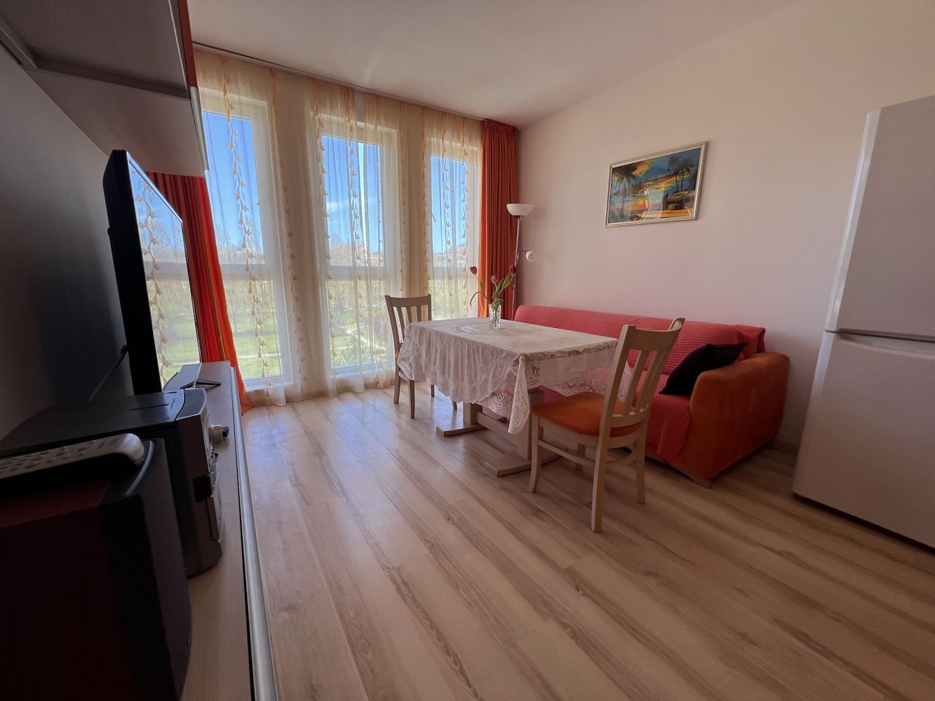 Słoneczne mieszkanie z jedną sypialnią w Słonecznym Brzegu – w pełni umeblowane, z doskonałą lokalizacją blisko plaży