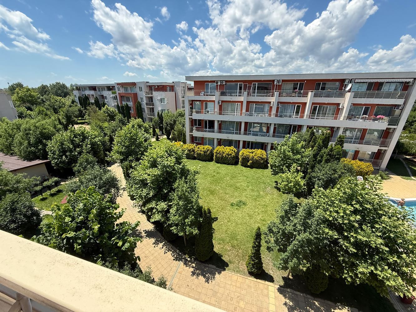 Przestronny apartament z jedną sypialnią w pobliżu aquaparku w Słonecznym Brzegu – doskonała okazja inwestycyjna i wakacyjny dom