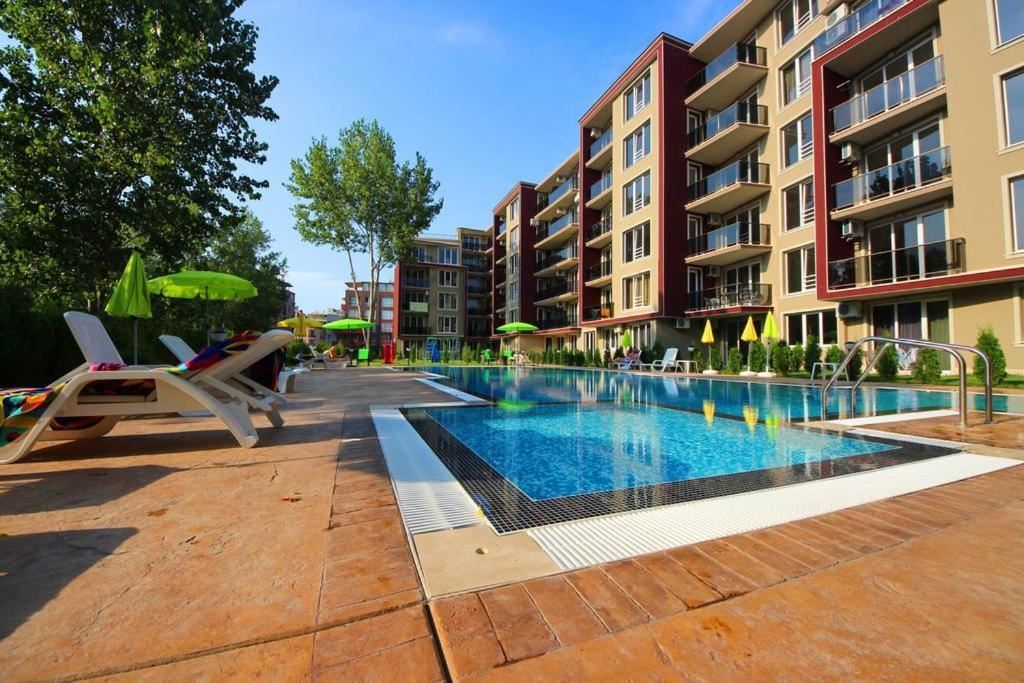 Apartament z jedną sypialnią i prywatnym ogródkiem w Słonecznym Brzegu – Twoja zielona oaza nad morzem