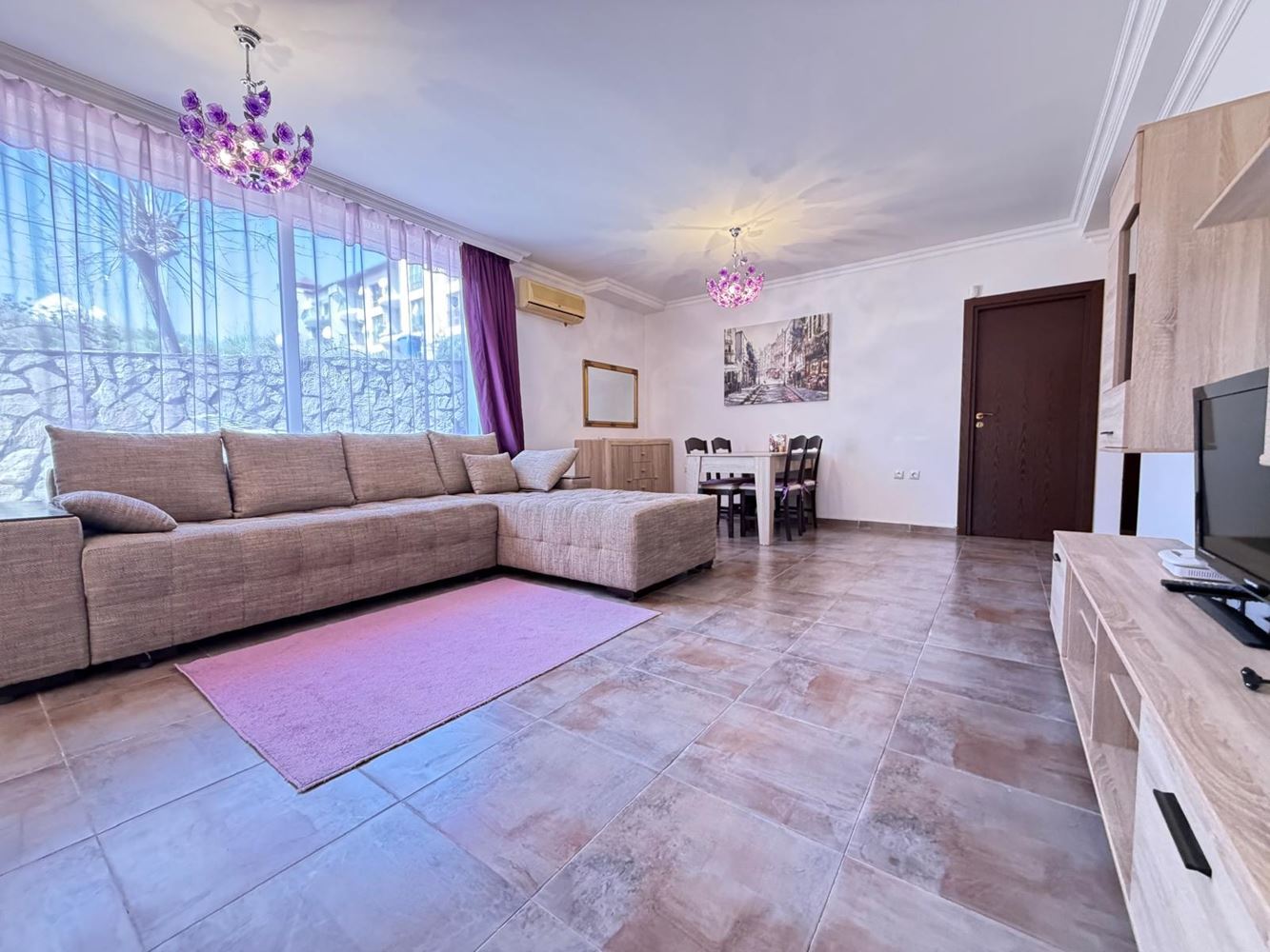 Komfortowe mieszkanie dwupokojowe z bezpośrednim dostępem do basenu – idealne do zamieszkania i inwestycji