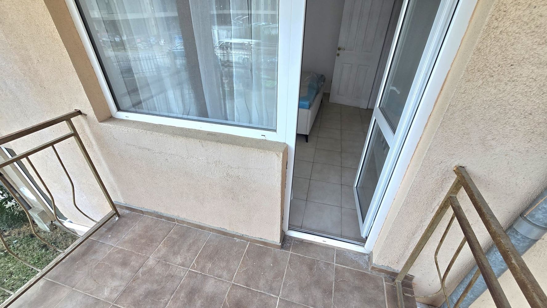 Apartament z dwiema sypialniami, ekspozycją południową i widokiem na basen w Słonecznym Brzegu