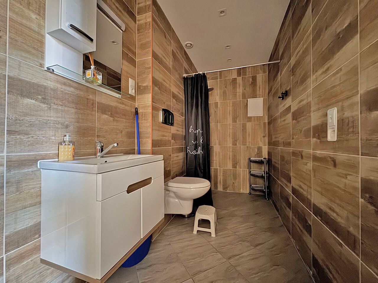  Apartament jednopokojowy w Świętym Własie – komfort, przytulność i w pełni umeblowane mieszkanie w prestiżowym kompleksie