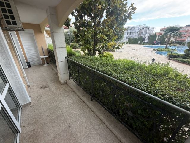 Przestronny apartament z trzema sypialniami, blisko morza, z doskonałą infrastrukturą kompleksu