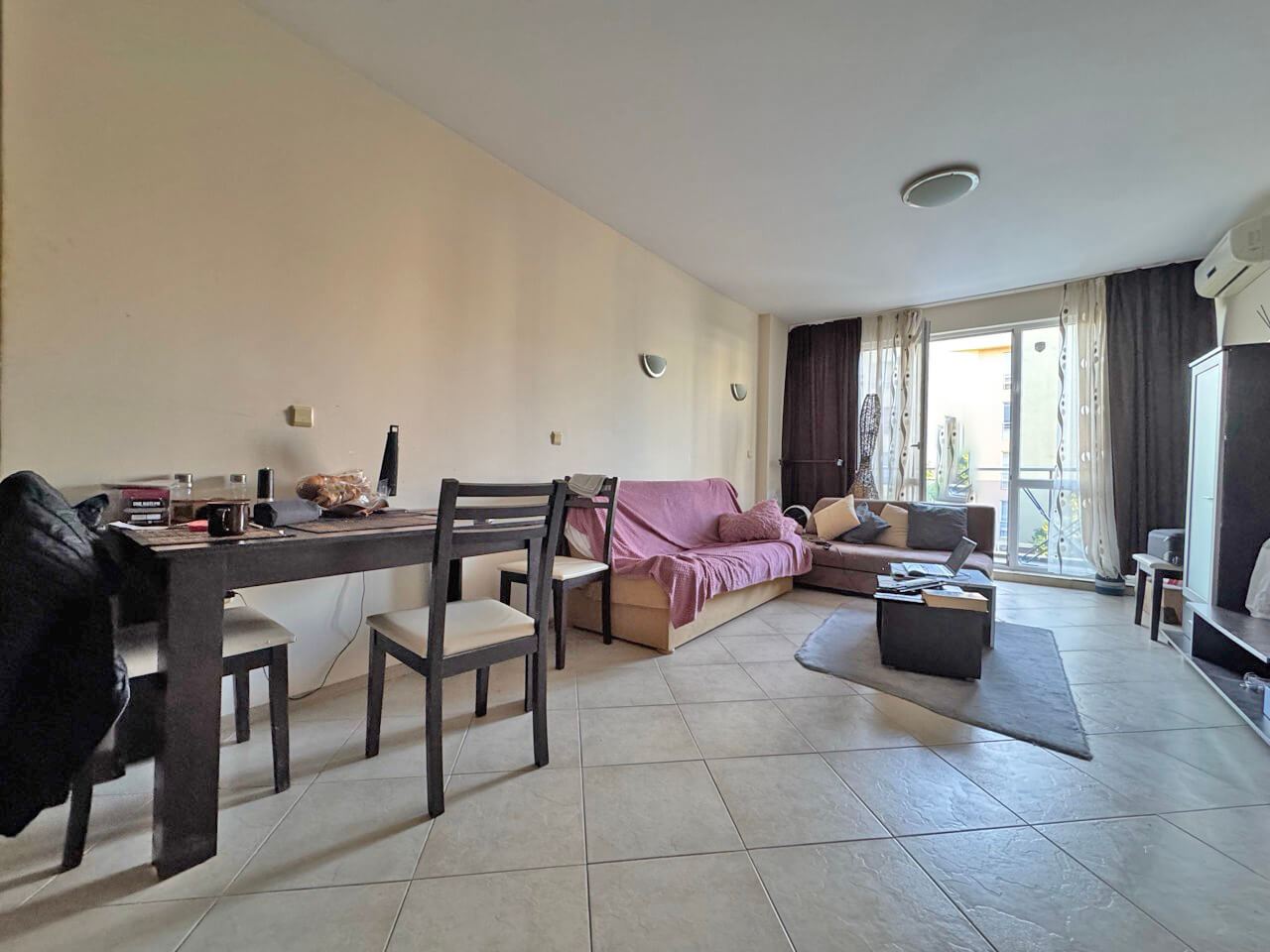 Przestronny apartament z jedną sypialnią i niską opłatą za utrzymanie w Słonecznym Brzegu
