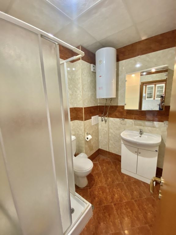 Studio na pierwszej linii w kompleksie w Elenite – morze, góry i komfort wakacyjny w jednym