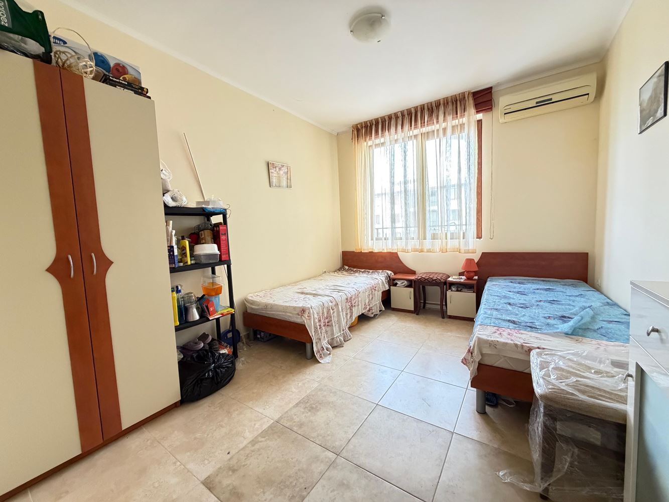 Apartament z dwiema sypialniami i widokiem na basen w Nesebyrze – przestrzeń, komfort i doskonała lokalizacja zaledwie 300 metrów od morza