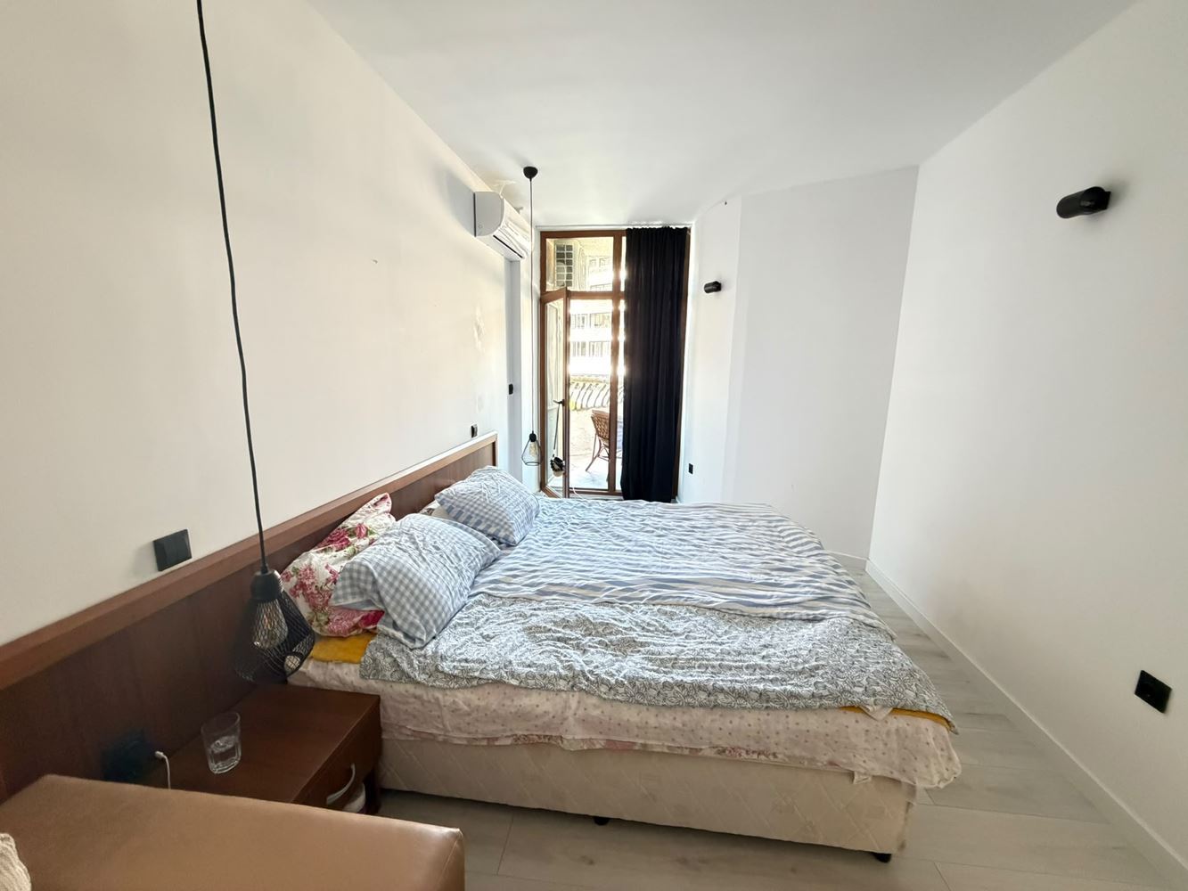 Przestronny apartament z jedną sypialnią i dużym tarasem w południowej części Słonecznego Brzegu – doskonała inwestycja nad morzem