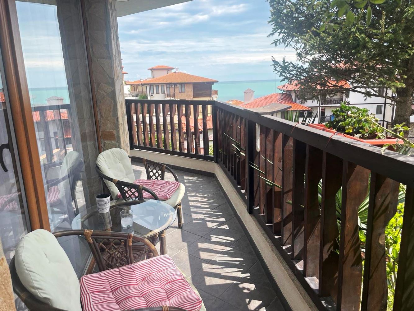 Luksusowy apartament z dwiema sypialniami na pierwszej linii brzegowej w strefie VIP w Sweti Własie