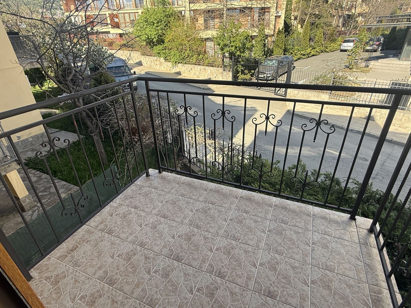 Dwupokojowe mieszkanie w Świętym Własie – 300 m od morza, doskonała infrastruktura i płatność ratalna do końca roku