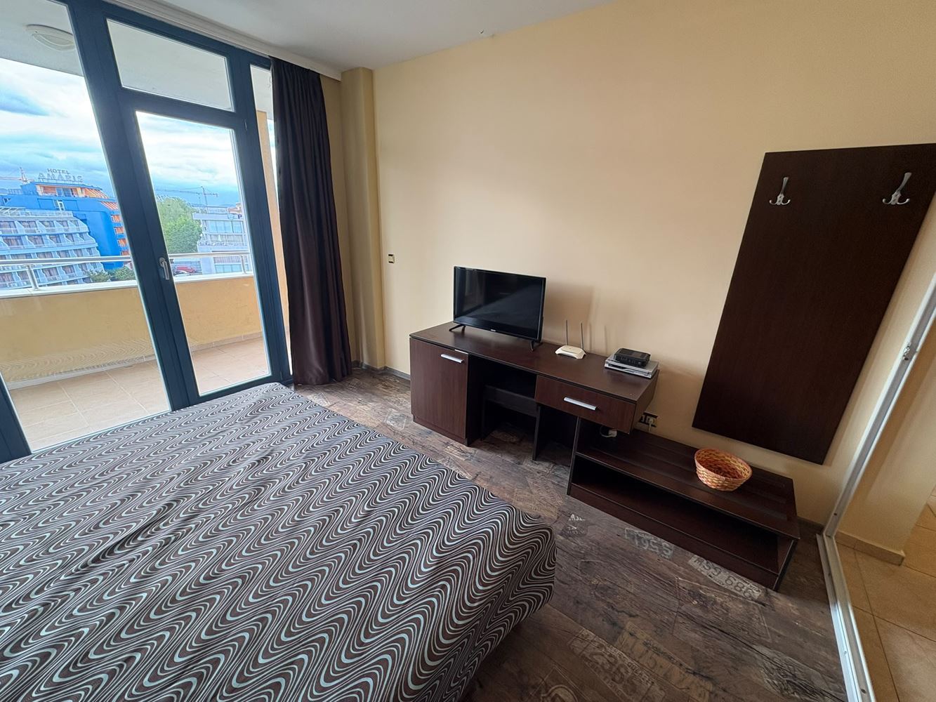 Apartament z dwiema sypialniami w Słonecznym Brzegu – przestrzeń, udogodnienia i rozrywka w kompleksie wakacyjnym