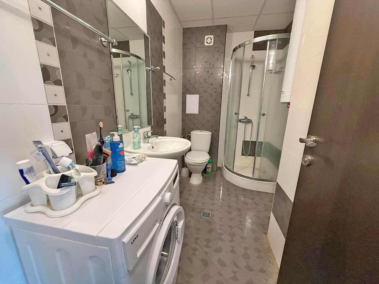 Elegancki apartament z jedną sypialnią w Świętym Własie – komfort, spokój i śródziemnomorski styl blisko morza